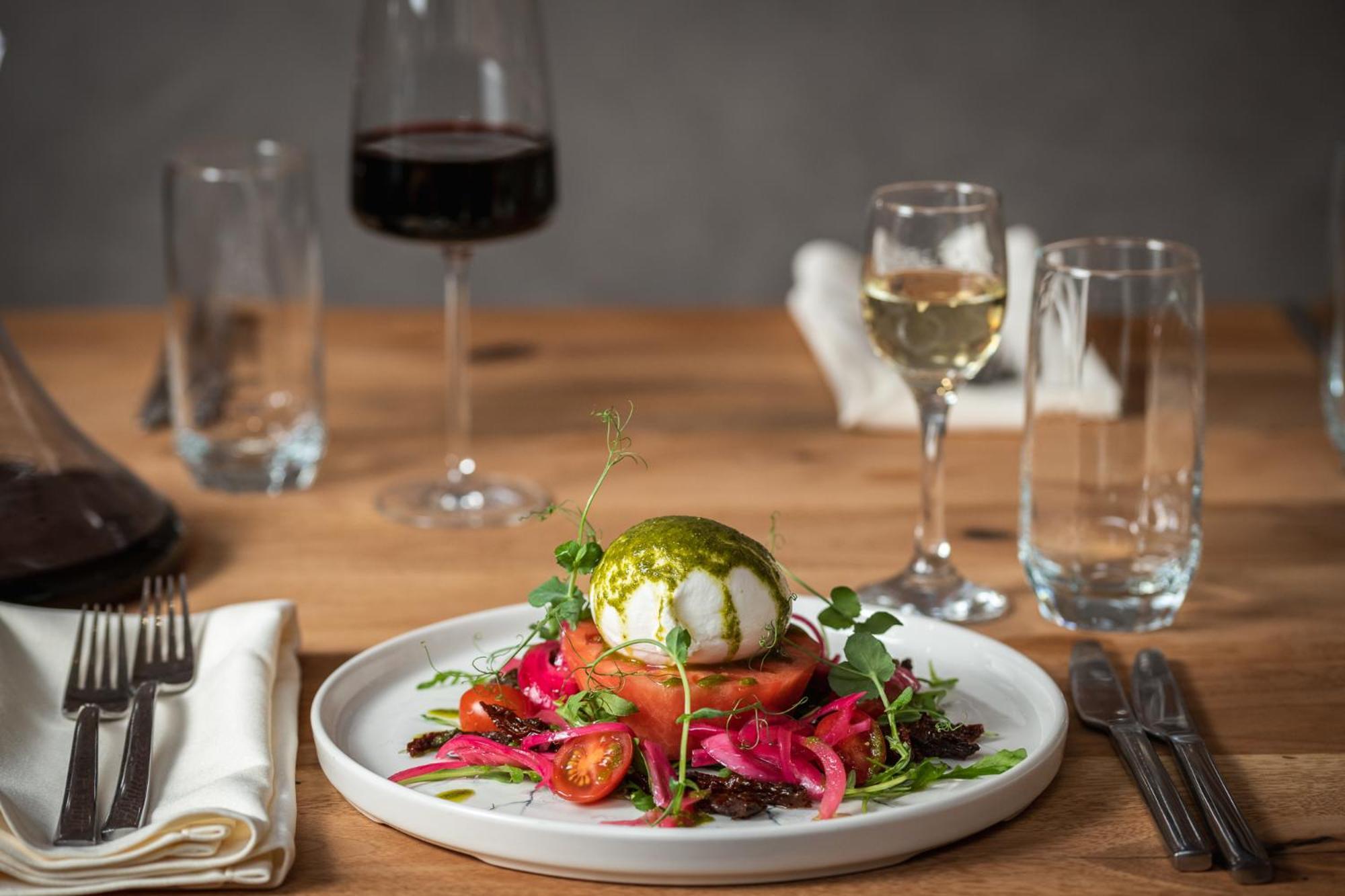 Sante Spa Hotel Velingrad Exteriér fotografie A salad with a poached egg
